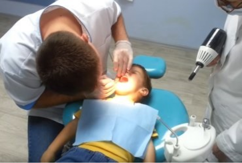 Лечение зубов у детей